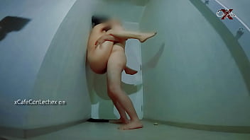 Mi inocente y tímida hermanastra desea tener una verga dentro de su culo y estoy yo para cumplir sus deseos