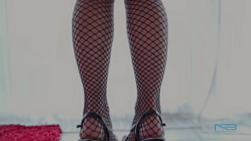 Brunette nikki benz & blonde annika albrite masturbate each other