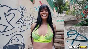 Yenifer loves public anal