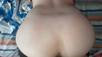 Follando a mi hermanastro en su habitacion gamer