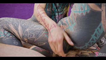 Inked babe gets down and dirty in a threesome with two edgy alternative girls