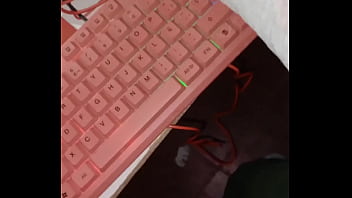 Me la mamo y tenemos sexo en cuatro y luego se toca