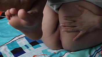 Free Video In Excellent Resolution The Old Bitch Has Her Attributes Well Placed Before Retirement Her Vagina Is Seen In 4k Very Soft And Ready For Intense Sex thumbnail