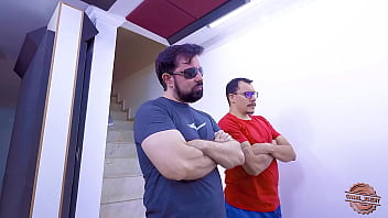 Pegamos novinhas no flagra e demos um trato nelas