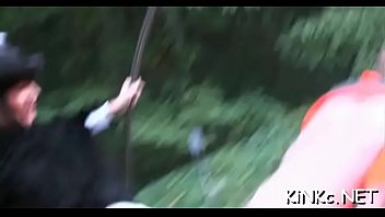 Mistress stretches slave's booty