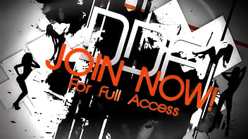 A milf and her magic wand poolside pussy play