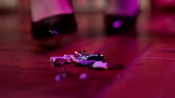 Giantess foot worship