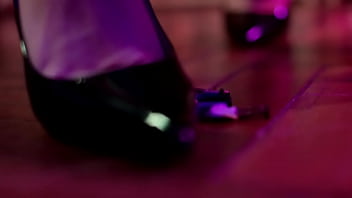 Giantess foot worship