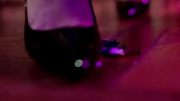 Giantess foot worship