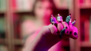 Giantess foot worship