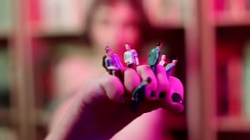 Giantess foot worship