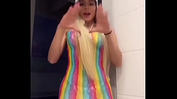 Loira gostosa linda na telinha
