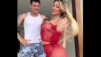 Loira gostosa linda na telinha
