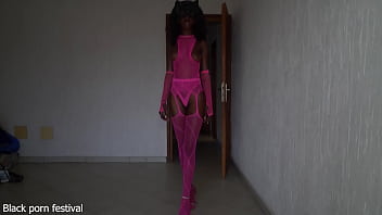 I was trying to fuck but my skinny coworker kept teasing me with a legjob until i lost control