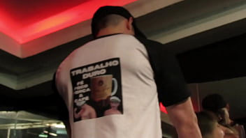 Saymon fitness trabalhando duro porque a firma não para