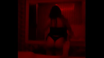 Que bela bunda ela tem vou me acabar