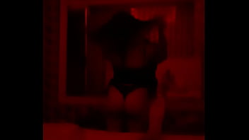 Que bela bunda ela tem vou me acabar Que bela bunda ela tem vou me acabar