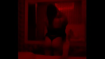 Que bela bunda ela tem vou me acabar