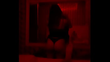 Que bela bunda ela tem vou me acabar