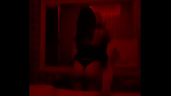 Que bela bunda ela tem vou me acabar