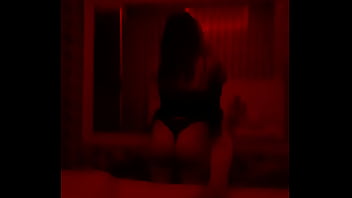 Que bela bunda ela tem vou me acabar Que bela bunda ela tem vou me acabar