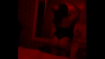 Que bela bunda ela tem vou me acabar