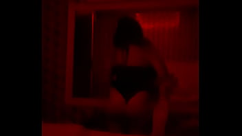 Que bela bunda ela tem vou me acabar Que bela bunda ela tem vou me acabar