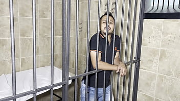 Me follo a una caliente policia despues de ser capturado