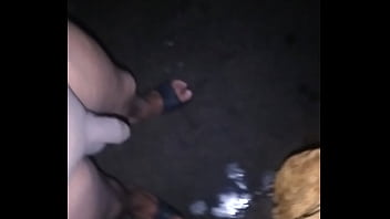 Alguna chica que me acompañe