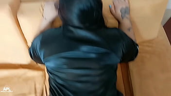 Yo se que a la hijastra de mi padrastro le gusta que le de verga cada vez que la casa esta sola esta vez le llene su pussy de creampie parte 2