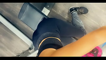 Après le sport c est la douche ce soir vidéo nue de très très près