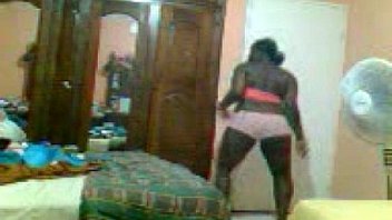 Fat chick dance up a storm