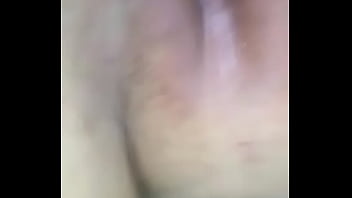 Esposa levando vara e marido filmando