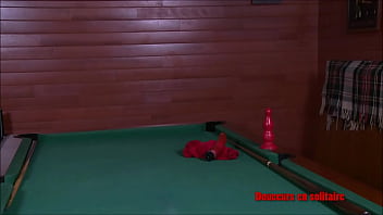 Luna rival plays with toys