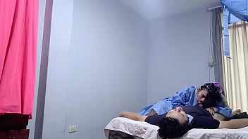 Enfermera cura a su paciente con una rica follada perra enfermera coge duro Enfermera cura a su paciente con una rica follada perra enfermera coge duro