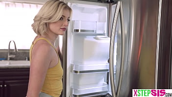 Blonde stepsister hyley winters made sure was super comfortable