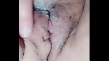 Snowbunnyqueen27 showing off her beautiful fat creamy wet pussy