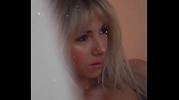 Celeste salas modelando un body para publicidad de ropa interior femenina