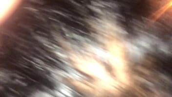 Madre soltera me chupa la pinga en un taxi paseando por las calles de lima