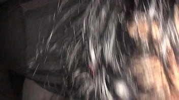 Madre soltera me chupa la pinga en un taxi paseando por las calles de lima