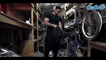 Big booty milf hand jobs pawnshop clerk cum in panties