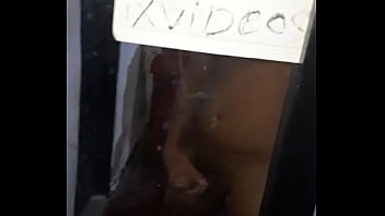 Estaba solo y toco masturbarme