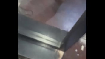 Estaba solo y toco masturbarme