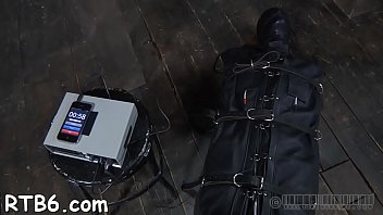 Useless doxy is playing her clits