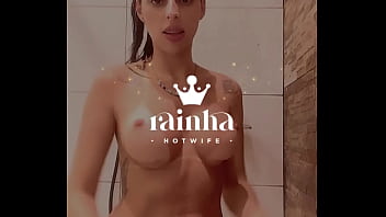 A rainha hotwife tomando banho e filmando tudo pra gente
