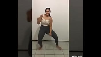Novinha que não sabe dançar viviane