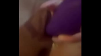 Quieres pasar una pijamada conmigo masturbandonos sacando nuestras lechitas