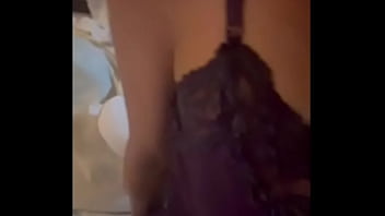 Quieres pasar una pijamada conmigo masturbandonos sacando nuestras lechitas