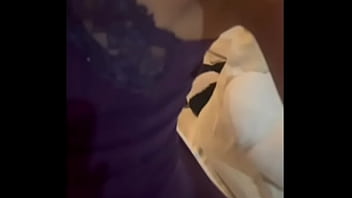 Quieres pasar una pijamada conmigo masturbandonos sacando nuestras lechitas