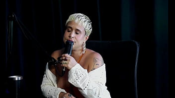 Sofreu em um ensaio e isso a fez criar a just house não é sadio a disputa entre modelos e se sentiu deslocada ao just joana watch sheer red